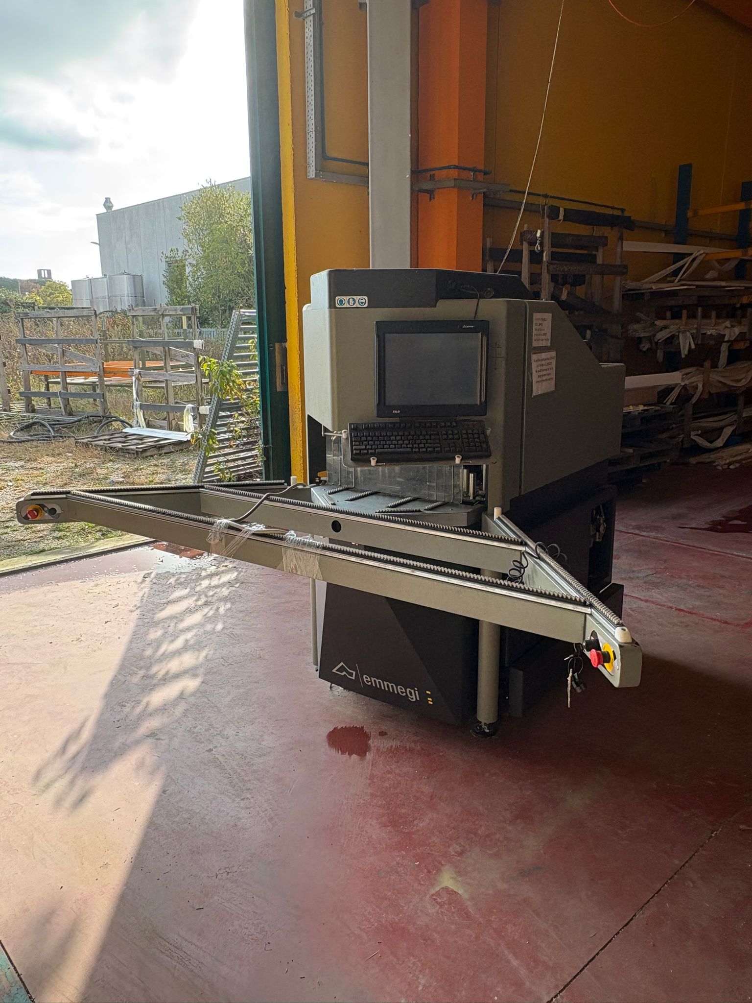 Pulitrice per pvc marca EMMEGI/RINALDI mod. TRIMMER E