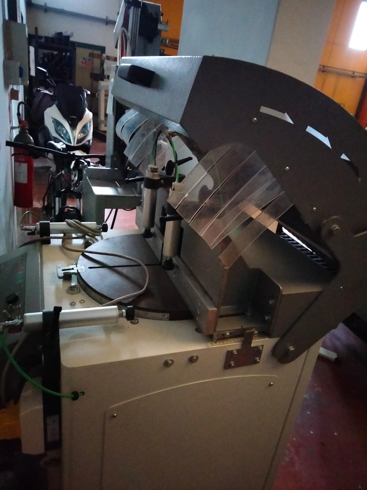 Troncatrice monotesta marca MEPAL/ROBTECH mod. LUNA 450 + ruliere