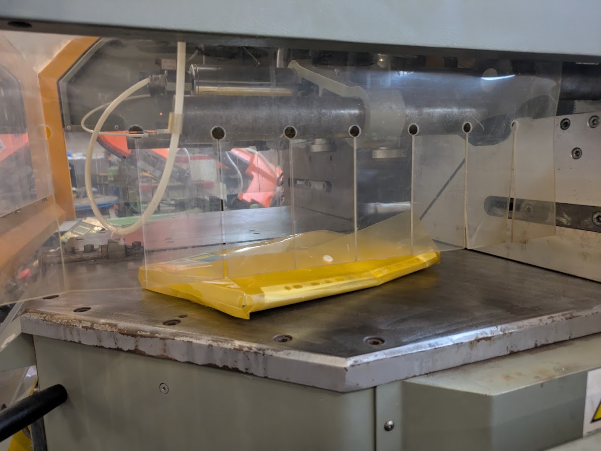 Troncatrice monotesta marca EMMEGI mod. 650 SCA + rulliere